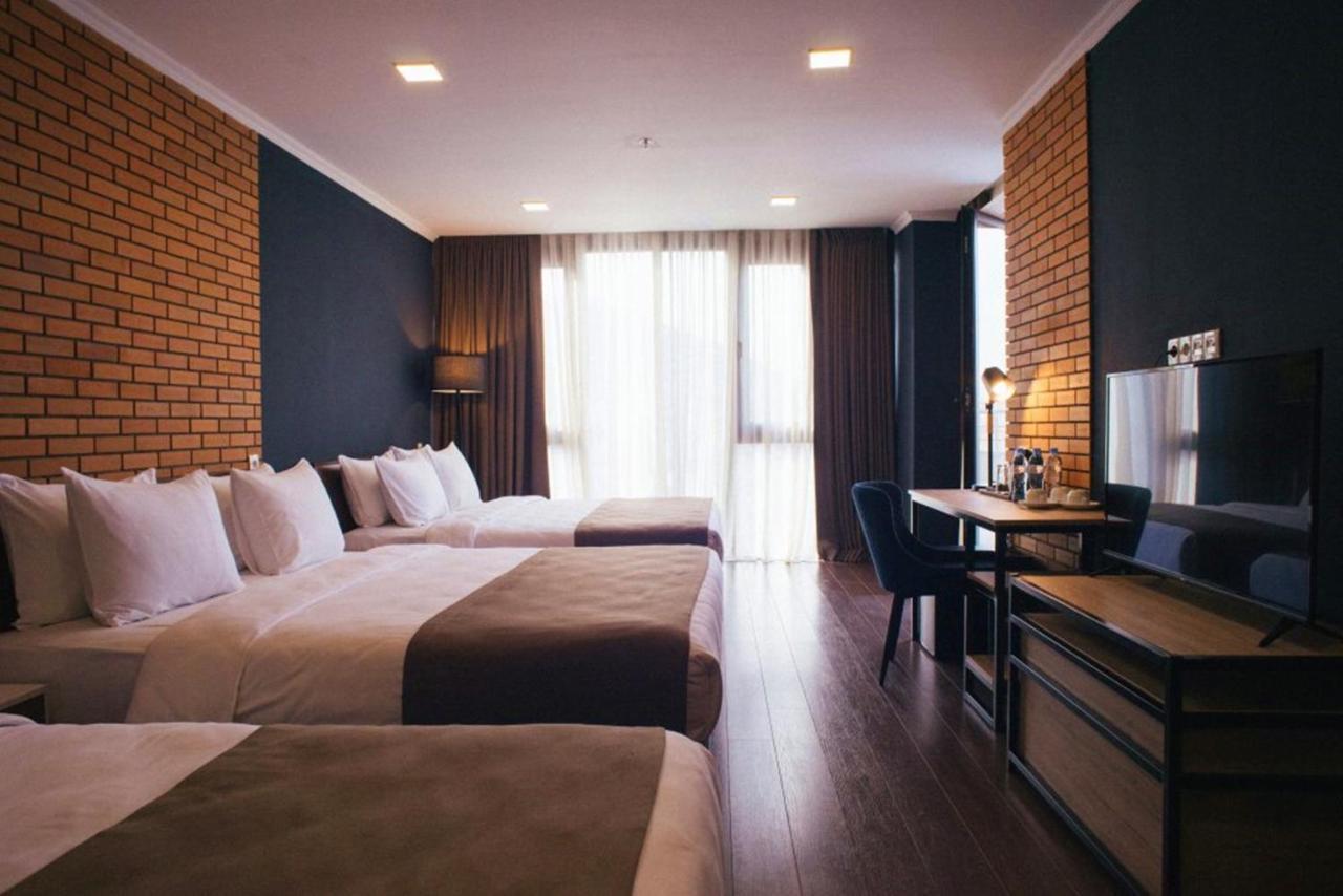 Bricks Hotel Tbilisi Esterno foto
