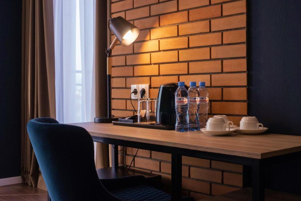 Bricks Hotel Tbilisi Esterno foto