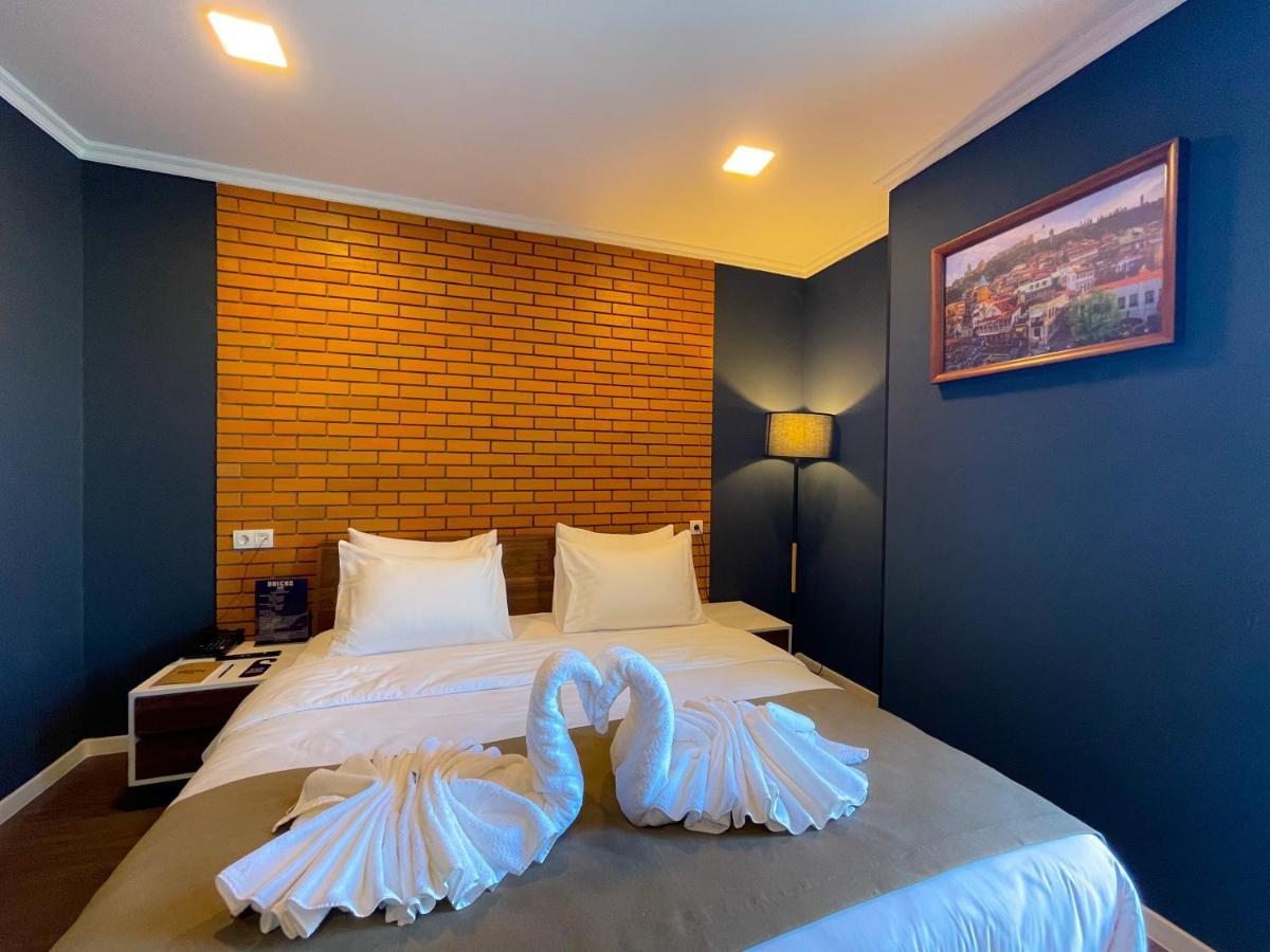 Bricks Hotel Tbilisi Esterno foto