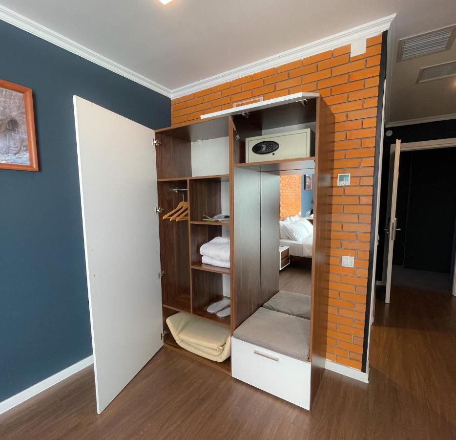 Bricks Hotel Tbilisi Esterno foto