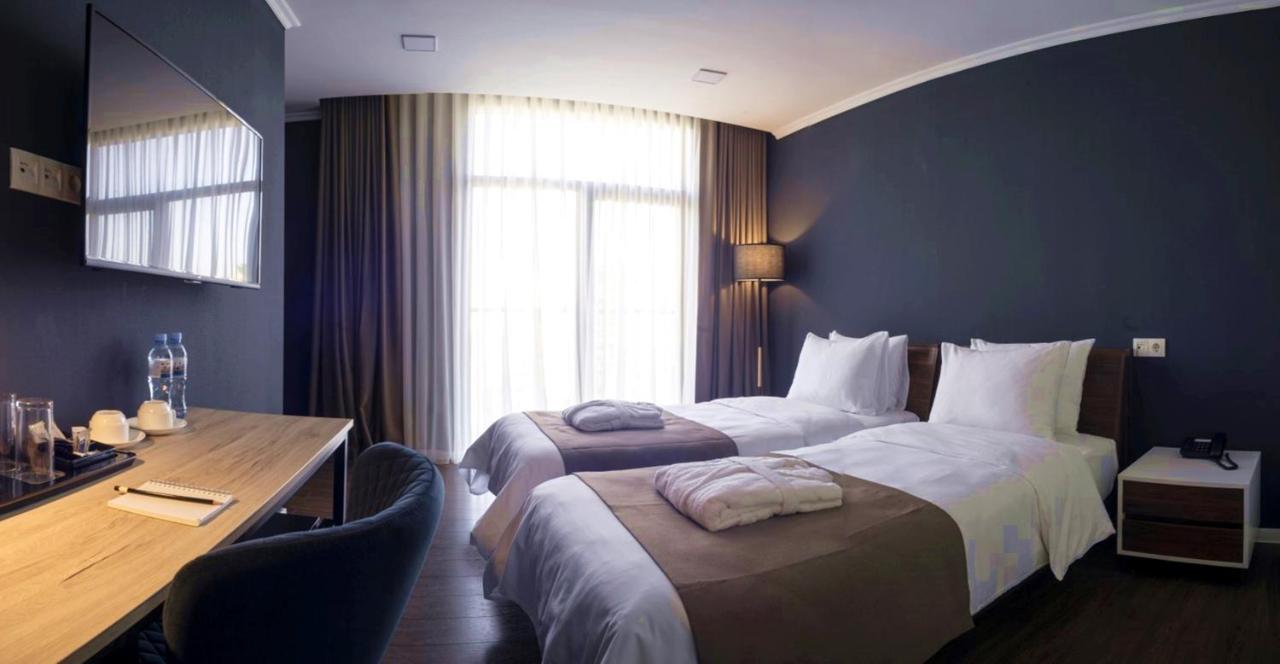 Bricks Hotel Tbilisi Esterno foto