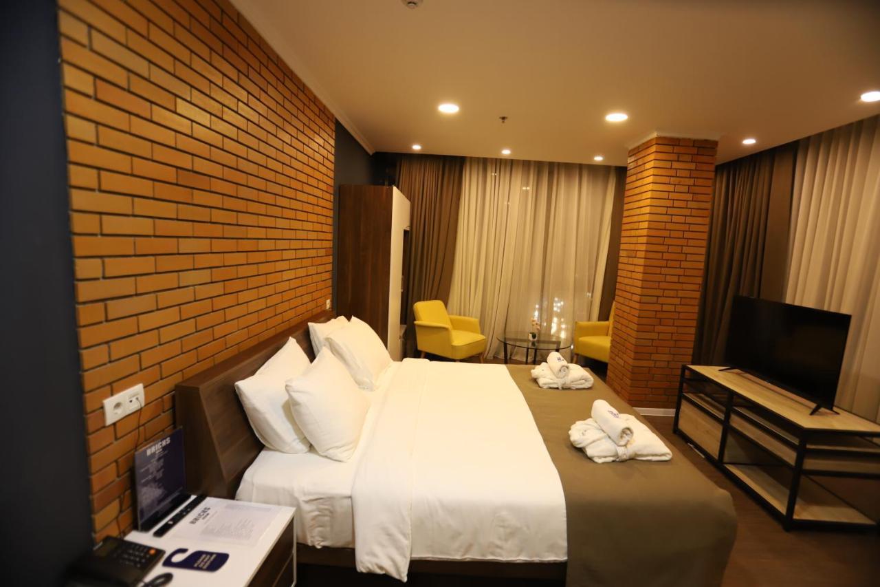 Bricks Hotel Tbilisi Esterno foto