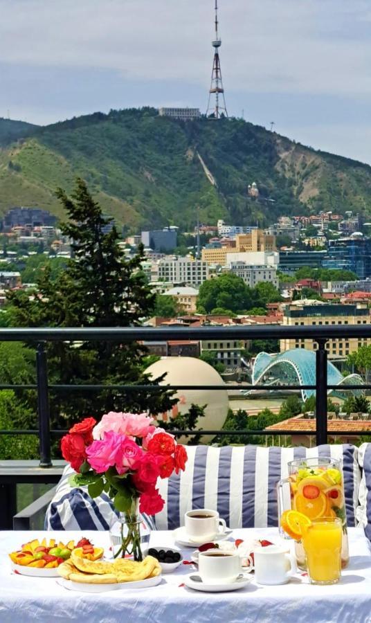 Bricks Hotel Tbilisi Esterno foto