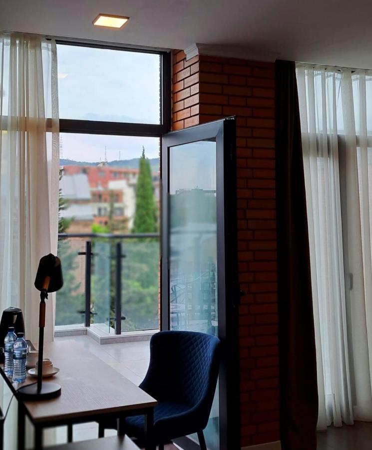 Bricks Hotel Tbilisi Esterno foto